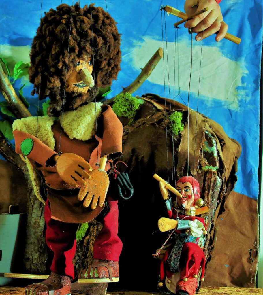 Marionetten Geschichten - die Achte: Auf der Suche nach dem GLück, Autorin Nicole Braunwarth